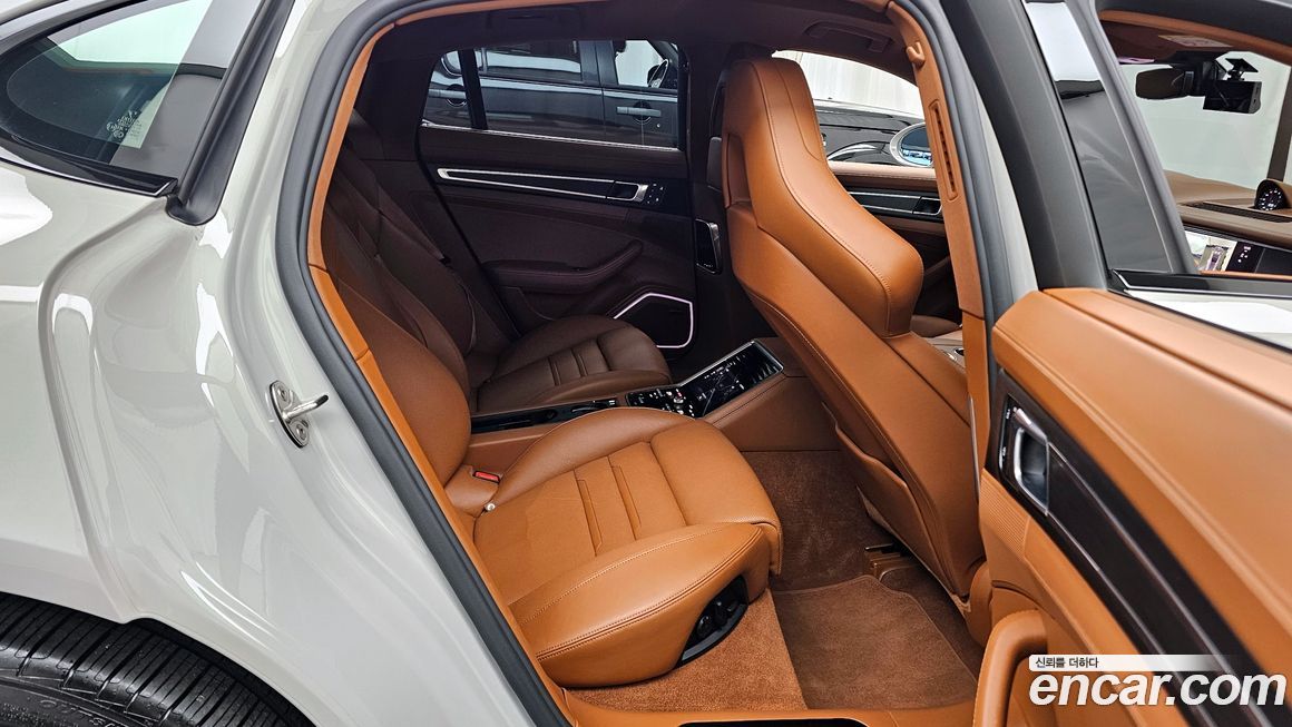 Porsche Panamera 2023