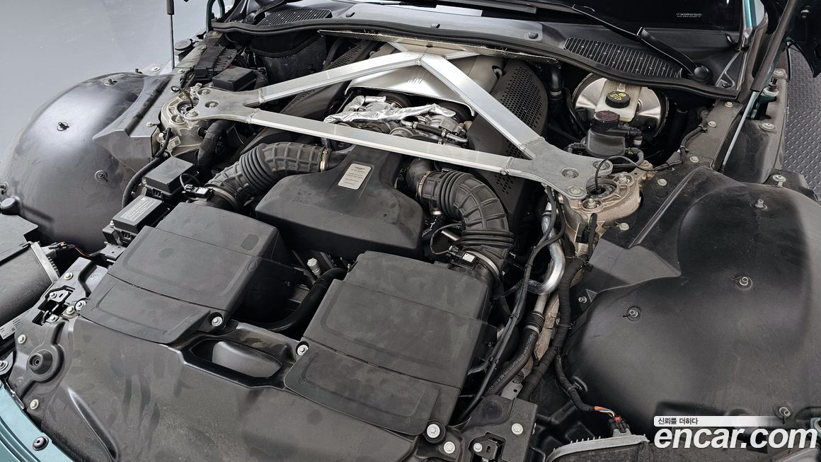 Astonmartin Vantage 2022