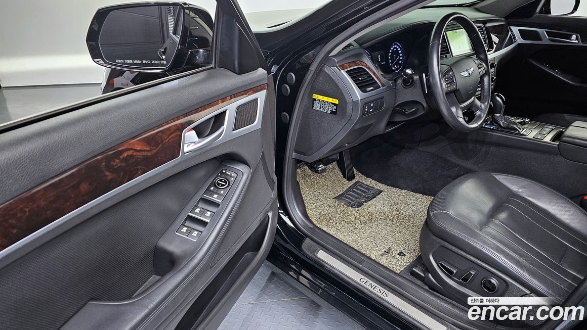 Hyundai Genesis 2015