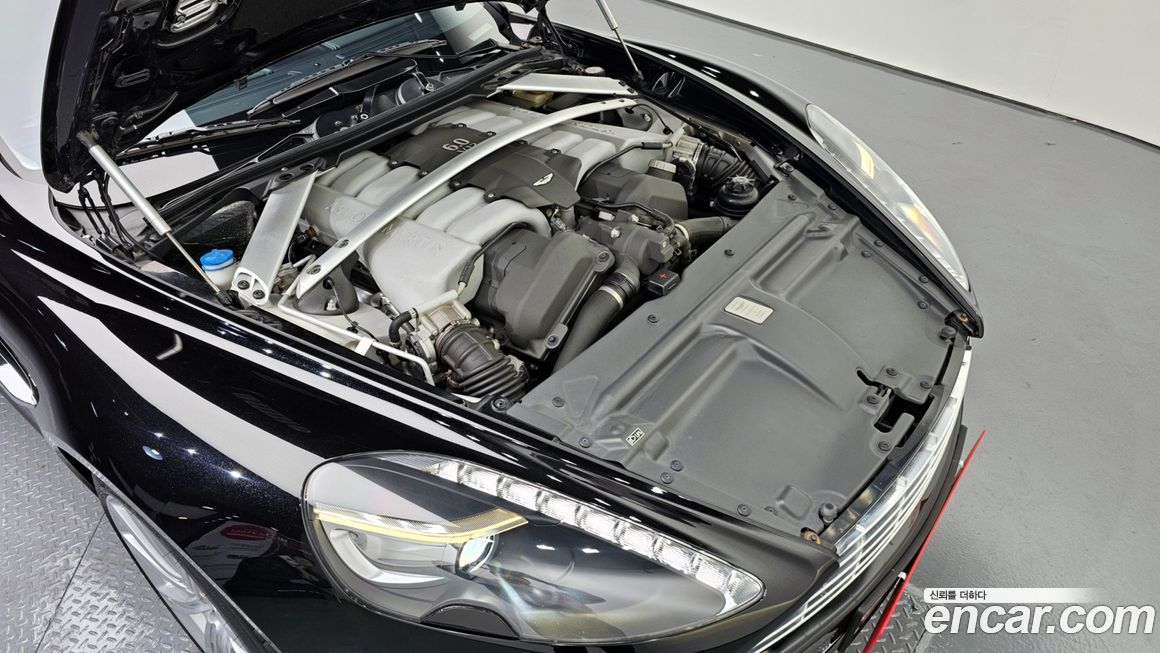 Astonmartin Rapide 2010