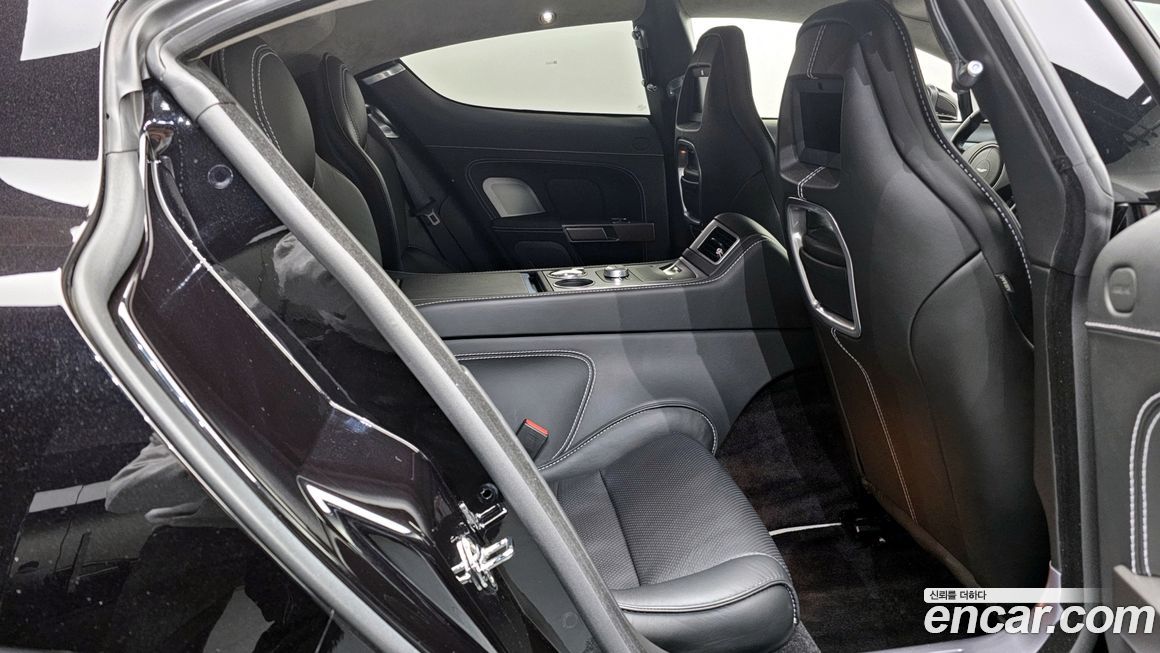 Astonmartin Rapide 2010