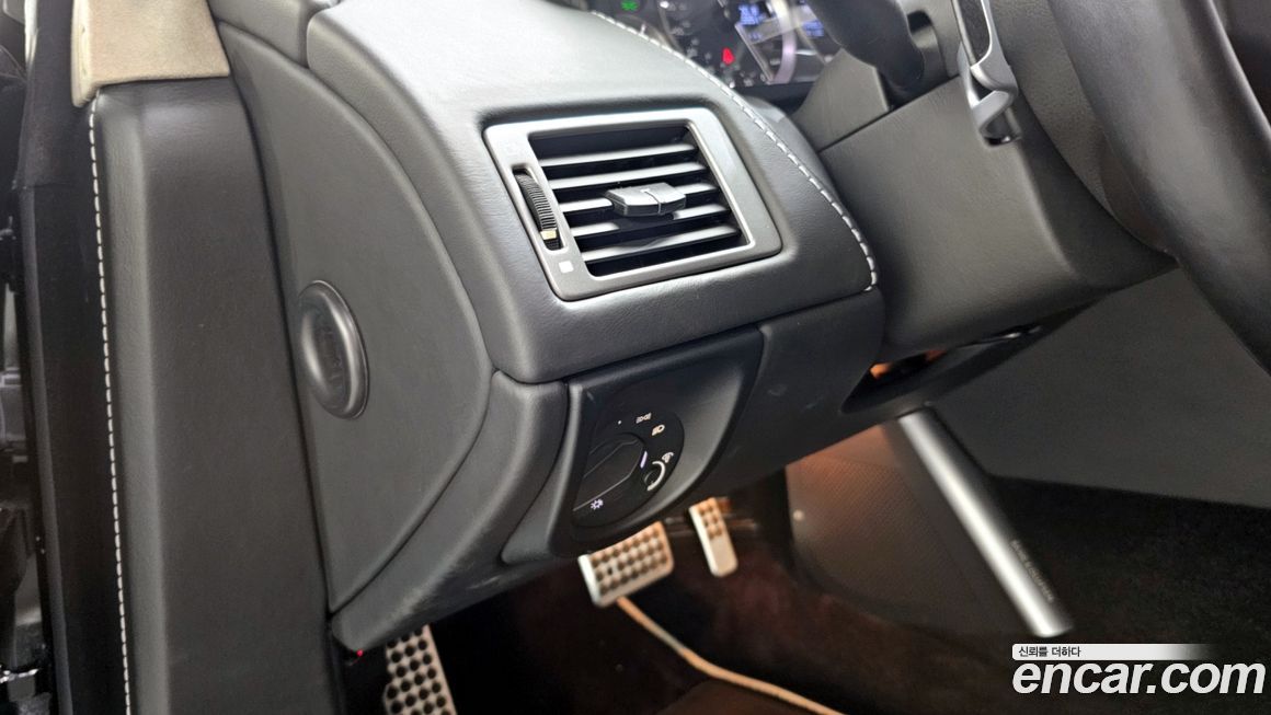 Astonmartin Rapide 2010