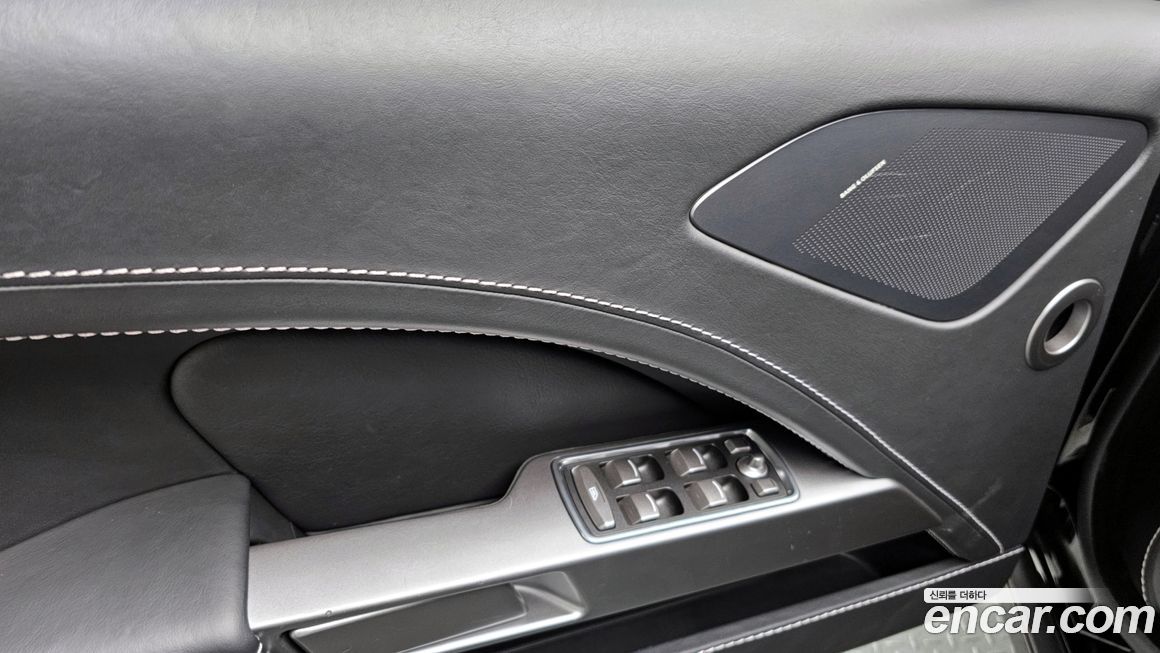 Astonmartin Rapide 2010