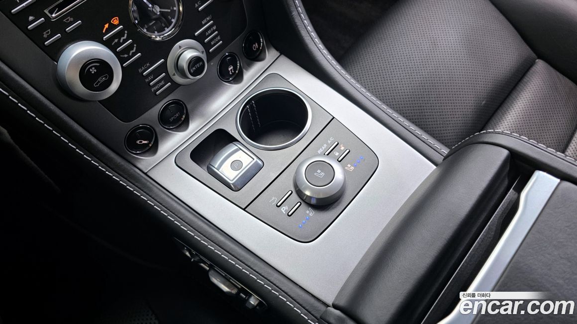 Astonmartin Rapide 2010