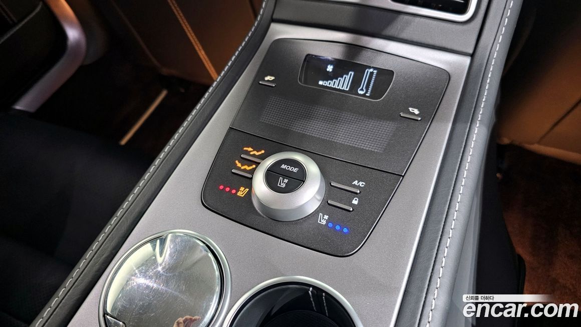 Astonmartin Rapide 2010