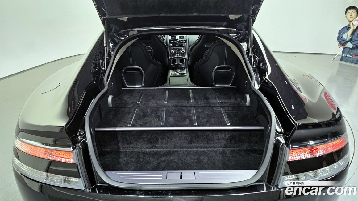 Astonmartin Rapide 2010