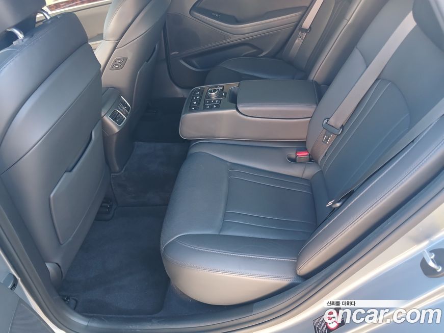 Hyundai Genesis 2015