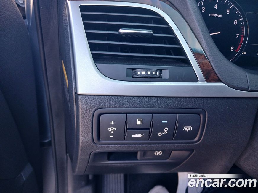 Hyundai Genesis 2015