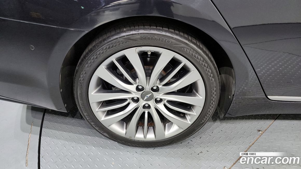 Hyundai Genesis 2016