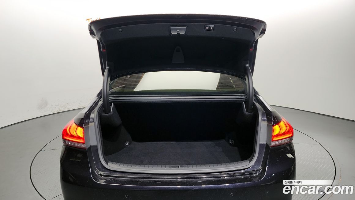 Hyundai Genesis 2016