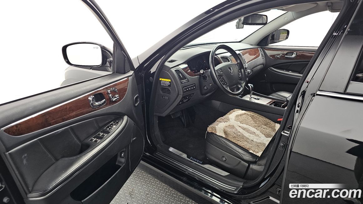 Hyundai Equus 2010