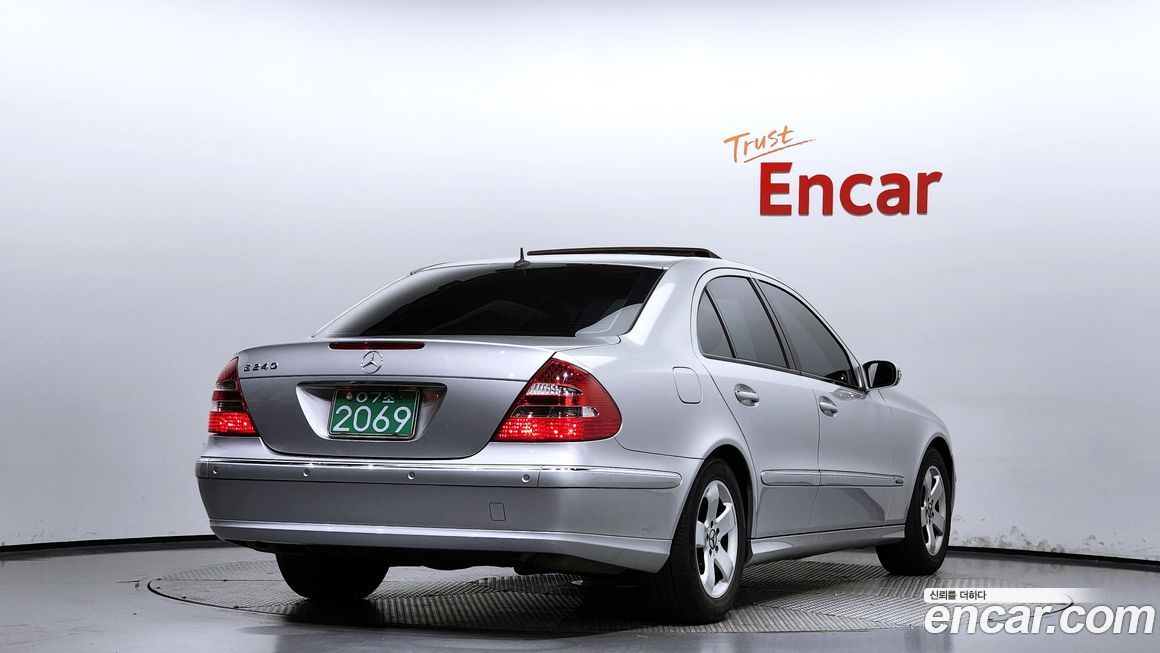 Mercedes-Benz E-Class 2005