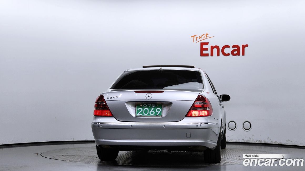 Mercedes-Benz E-Class 2005