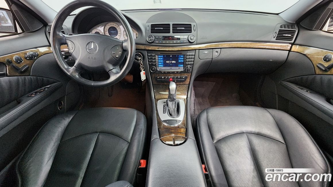 Mercedes-Benz E-Class 2005