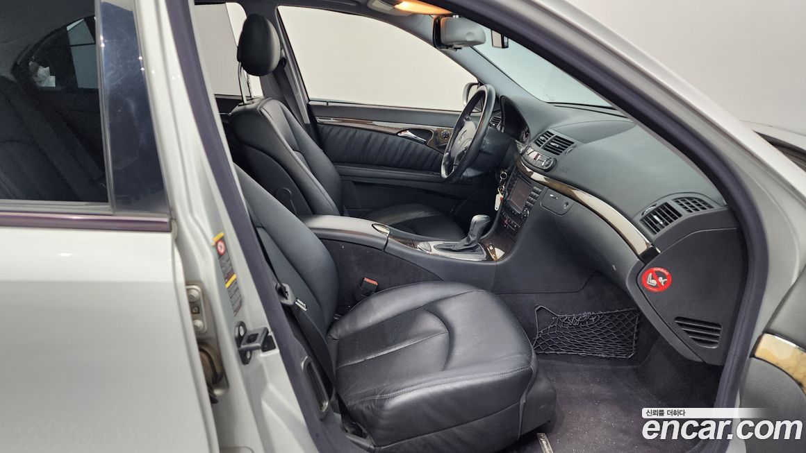 Mercedes-Benz E-Class 2005