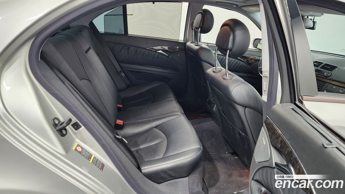 Mercedes-Benz E-Class 2005