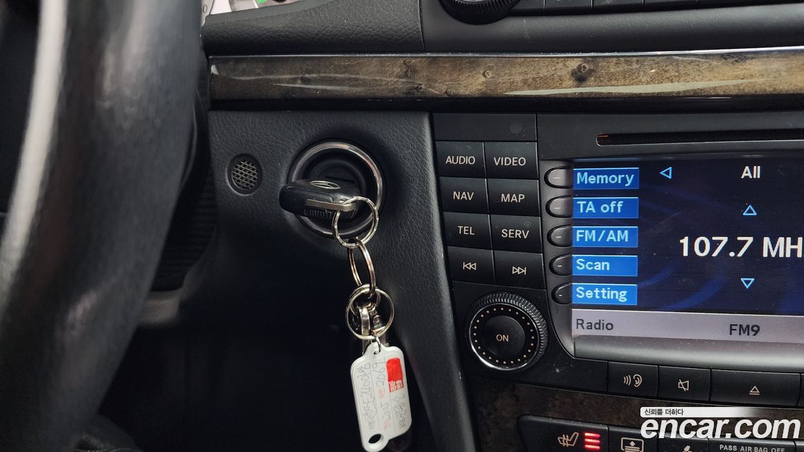 Mercedes-Benz E-Class 2005