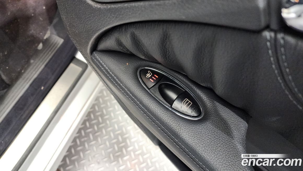 Mercedes-Benz E-Class 2005