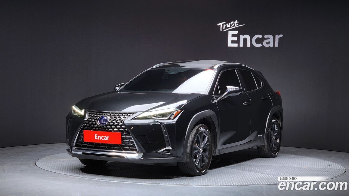Lexus UX 2021
