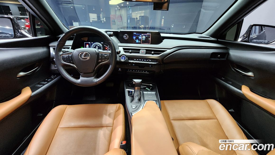 Lexus UX 2021