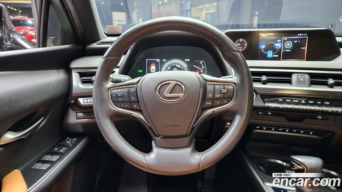 Lexus UX 2021