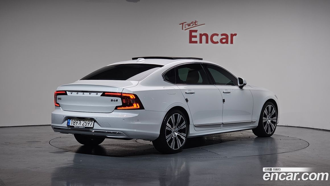 Volvo S90 2023