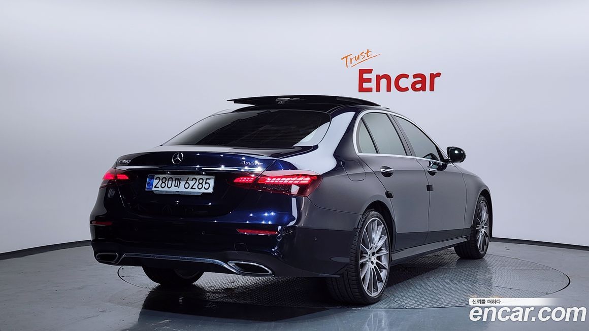 Mercedes-Benz E-Class 2022