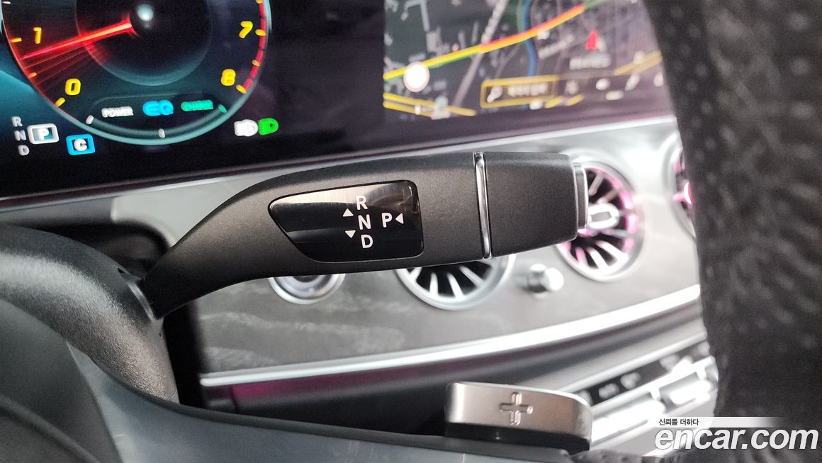 Mercedes-Benz E-Class 2022