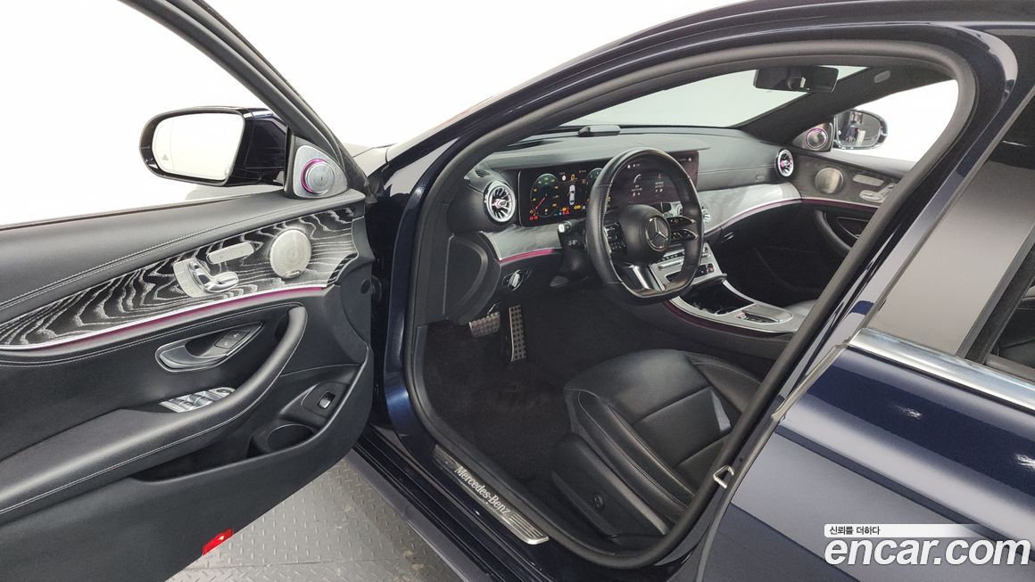 Mercedes-Benz E-Class 2022