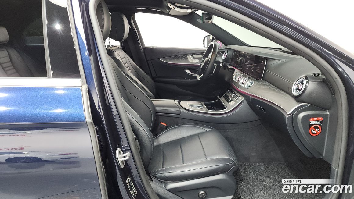 Mercedes-Benz E-Class 2022