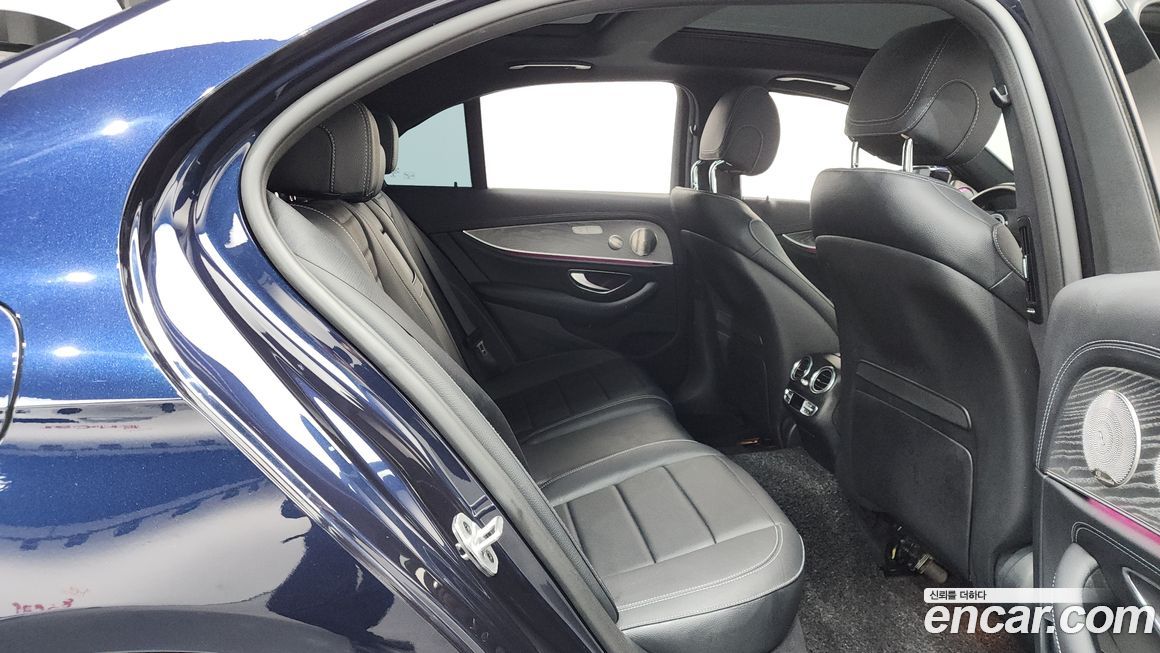 Mercedes-Benz E-Class 2022