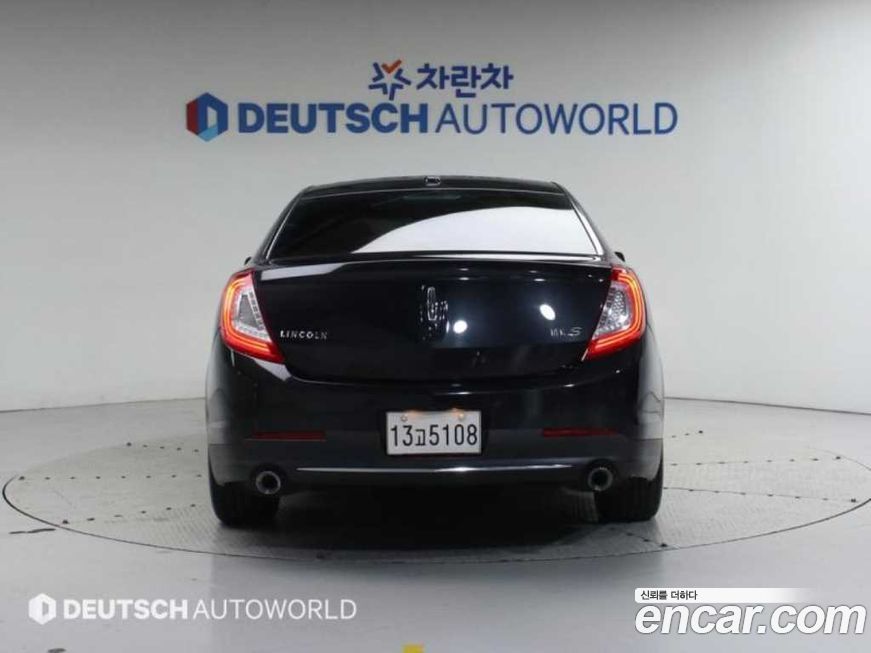 Lincoln MKS 2014