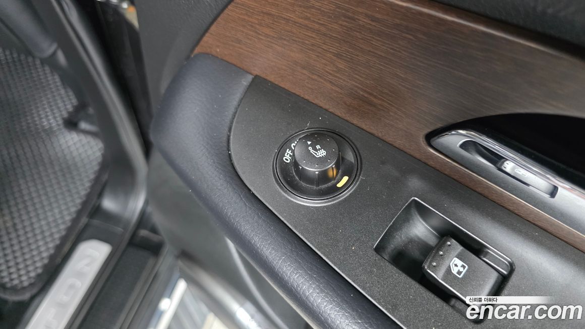 KG_Mobility_Ssangyong Rexton 2013