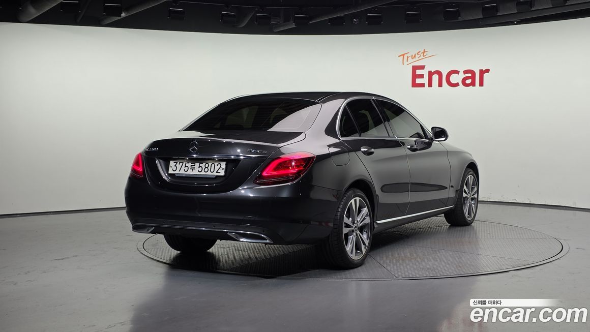 Mercedes-Benz C-Class 2020