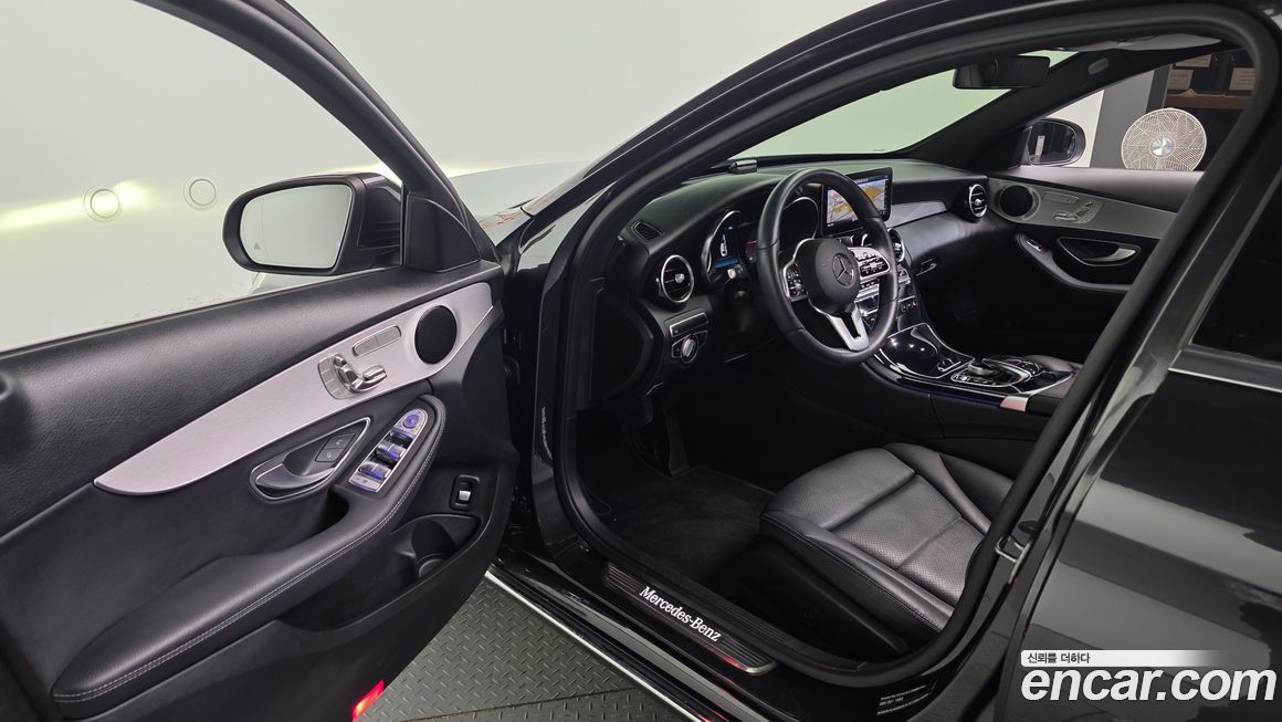 Mercedes-Benz C-Class 2020