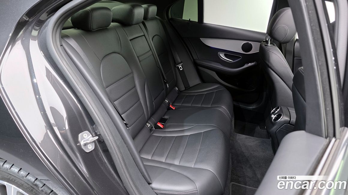 Mercedes-Benz C-Class 2020