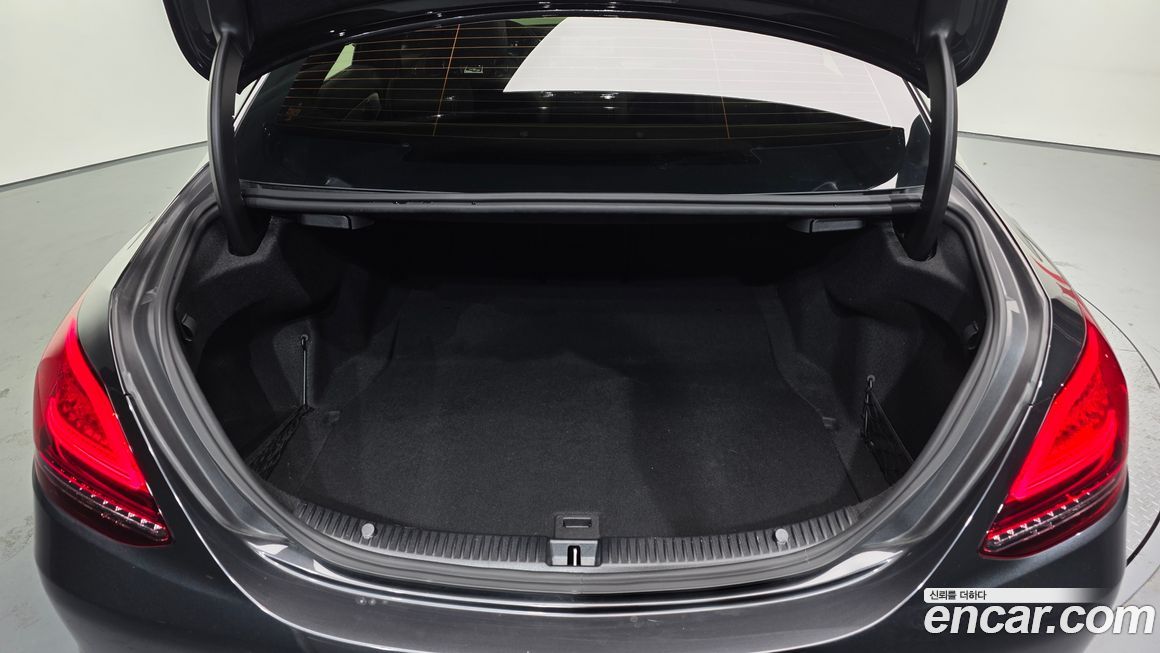 Mercedes-Benz C-Class 2020