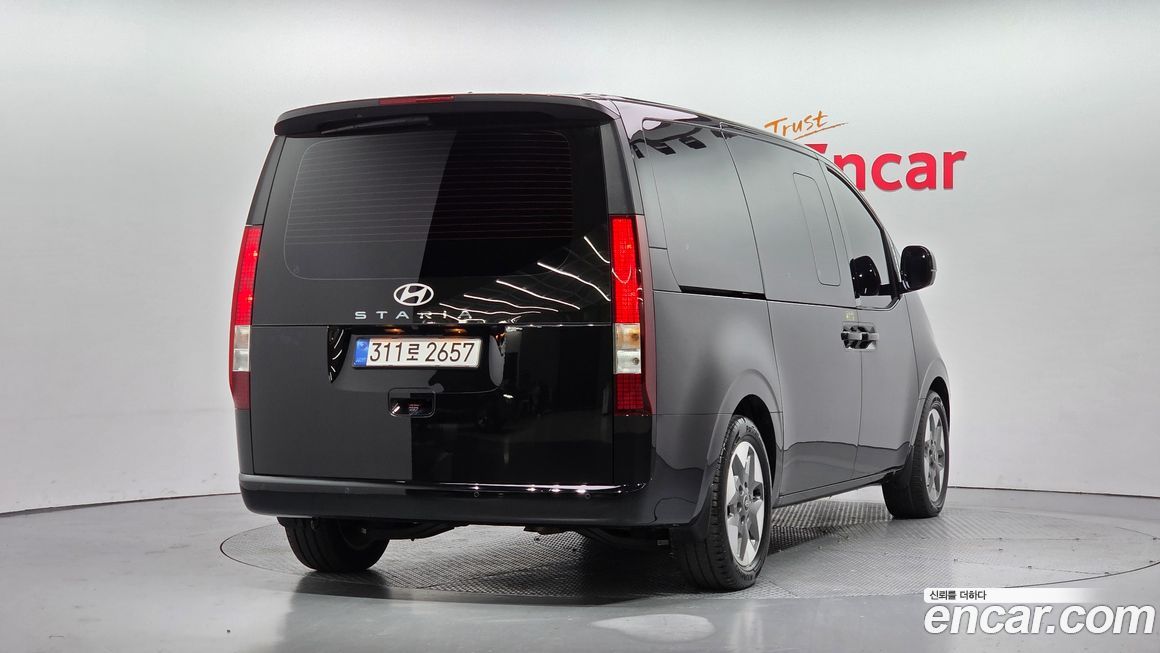 Hyundai Staria 2025