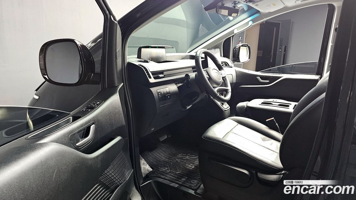 Hyundai Staria 2025