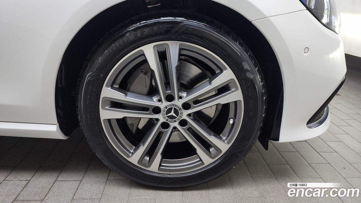 Mercedes-Benz E-Class 2021