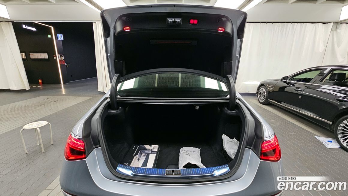 Mercedes-Benz S-Class 2022