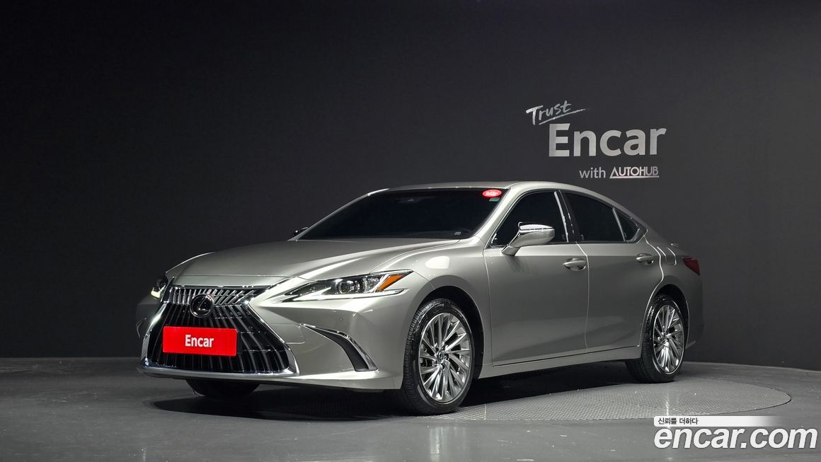 Lexus ES 2025