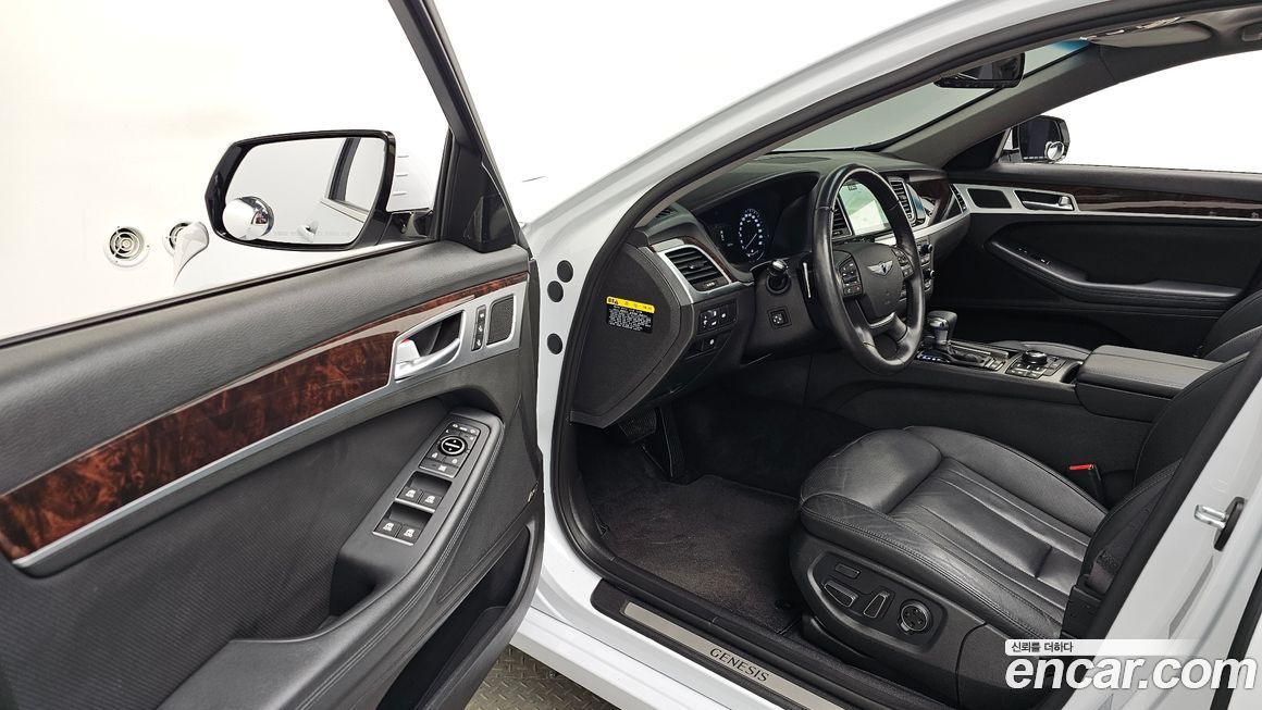 Hyundai Genesis 2016