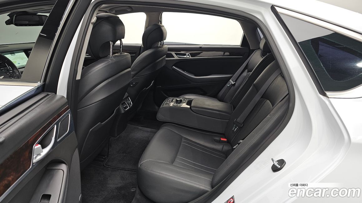 Hyundai Genesis 2016