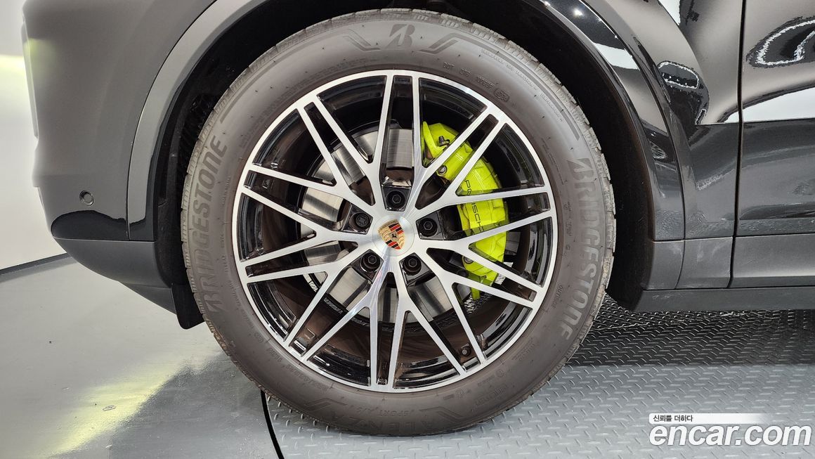 Porsche Cayenne 2025