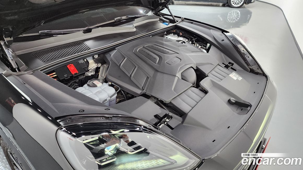 Porsche Cayenne 2025