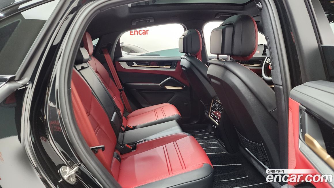 Porsche Cayenne 2025