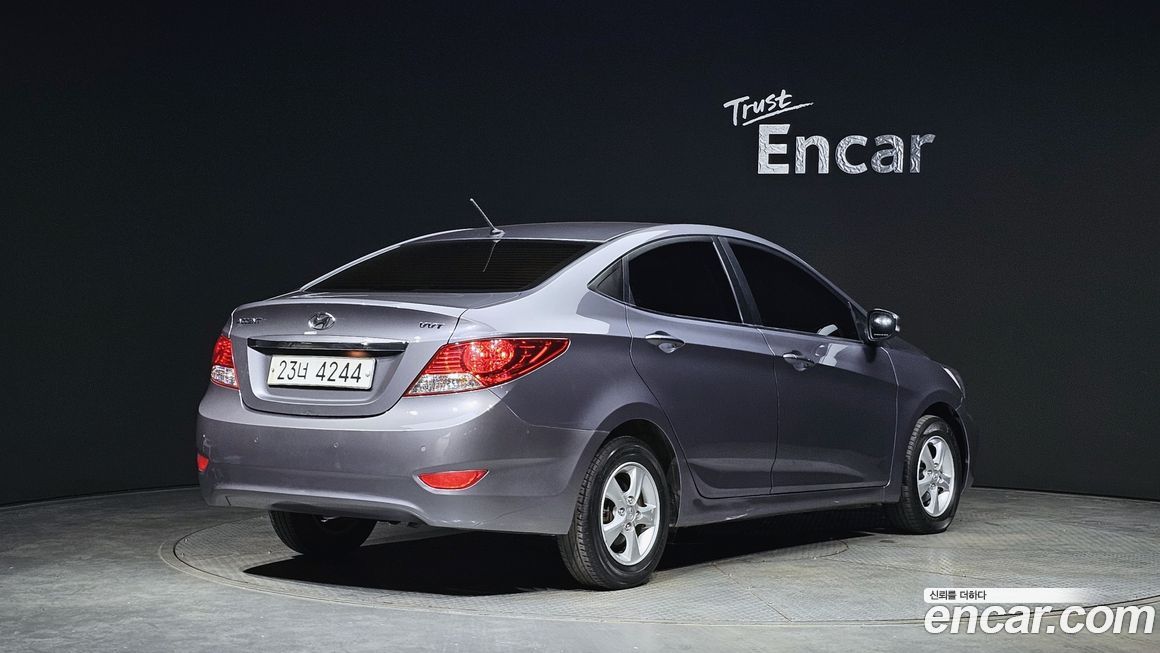 Hyundai Accent 2015
