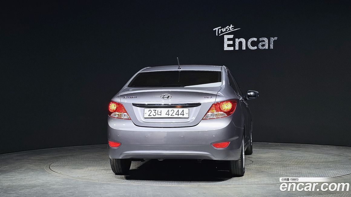 Hyundai Accent 2015