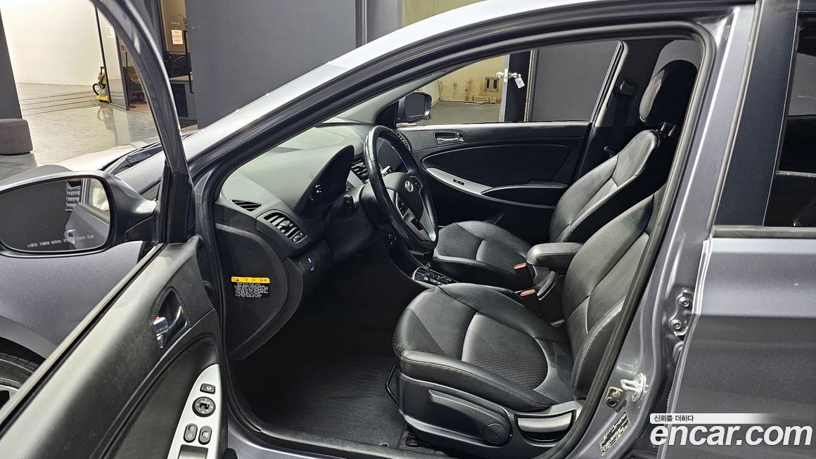 Hyundai Accent 2015